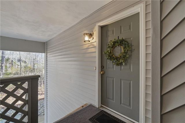 704 Inlet Quay Apt J, Chesapeake, VA 23320