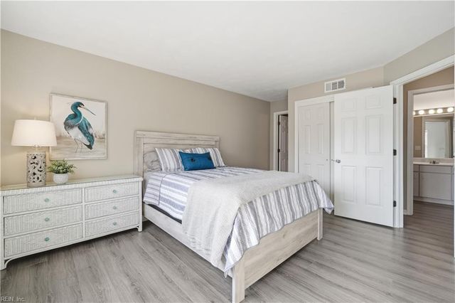 704 Inlet Quay Apt J, Chesapeake, VA 23320