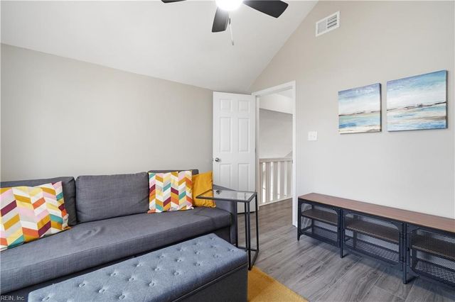 704 Inlet Quay Apt J, Chesapeake, VA 23320