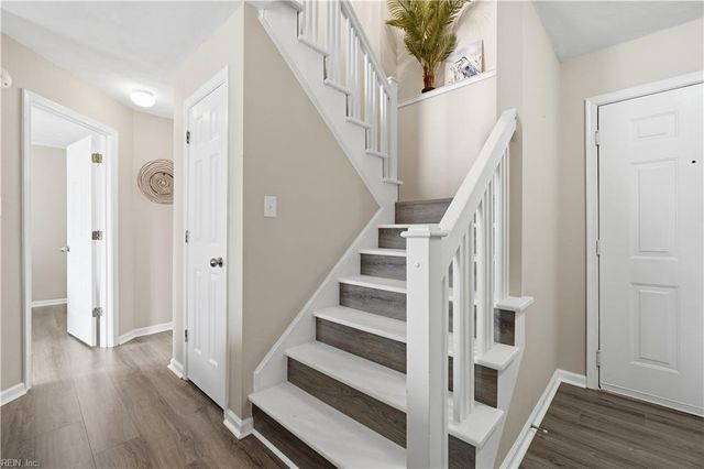 704 Inlet Quay Apt J, Chesapeake, VA 23320