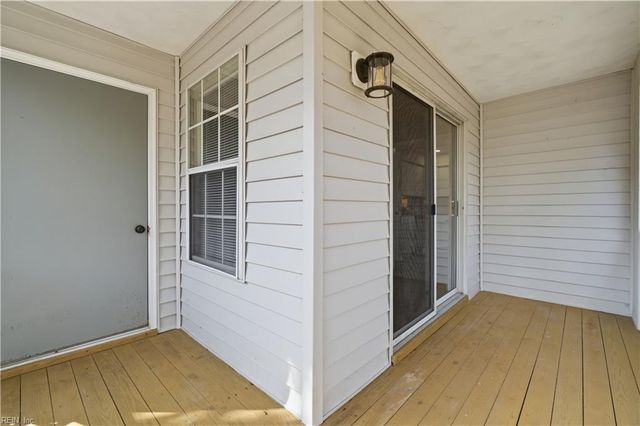 704 Inlet Quay Apt J, Chesapeake, VA 23320