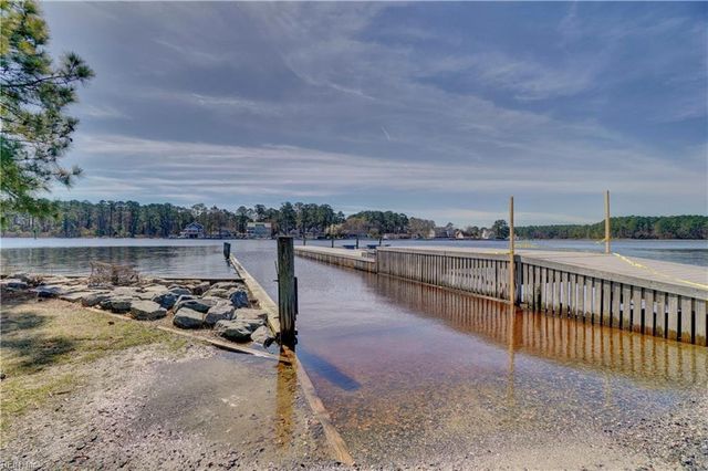704 Inlet Quay Apt J, Chesapeake, VA 23320