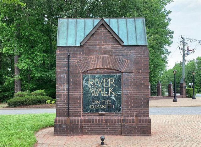 704 Inlet Quay Apt J, Chesapeake, VA 23320