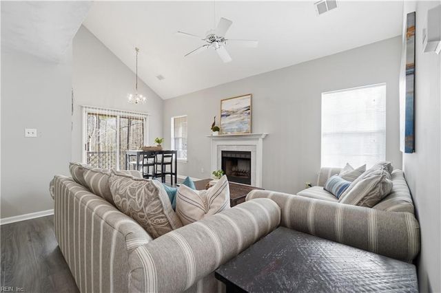 704 Inlet Quay Apt J, Chesapeake, VA 23320