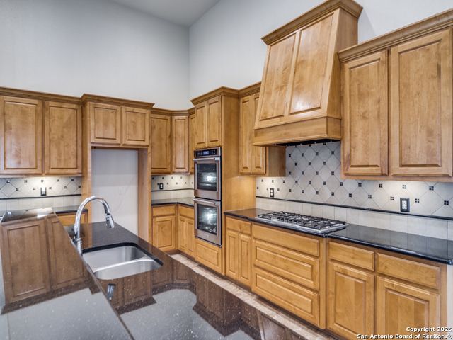 16 Liser Glen, San Antonio, TX 78257