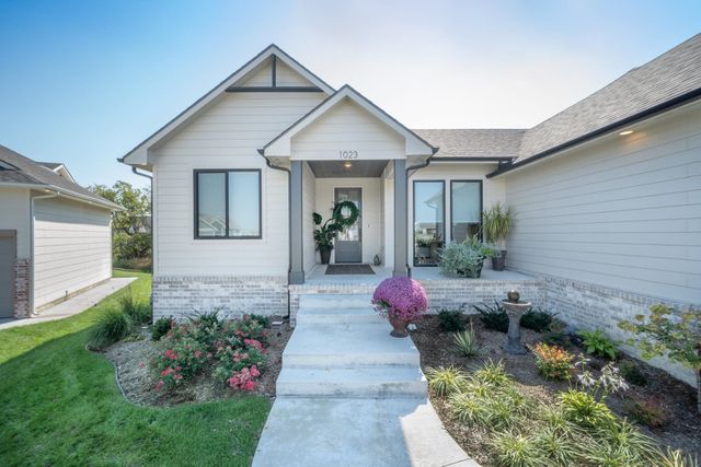1023 W Silverstone Ct, Andover, KS 67002