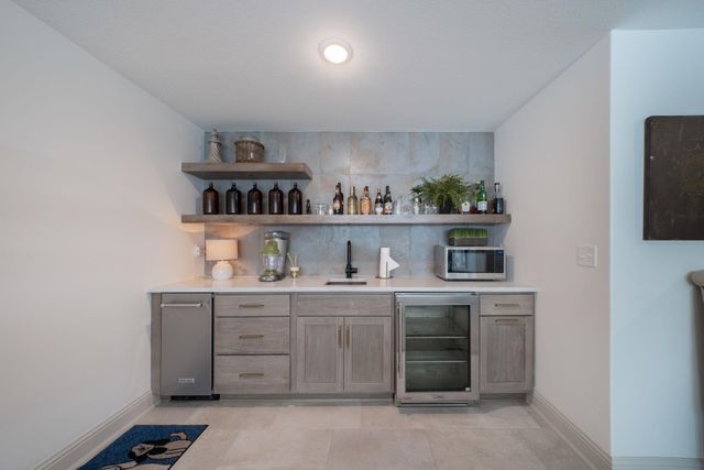 1023 W Silverstone Ct, Andover, KS 67002