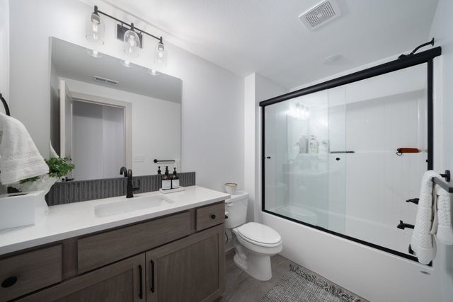 1023 W Silverstone Ct, Andover, KS 67002