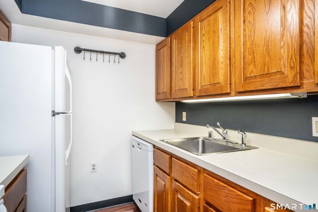 1 Linden Place 506, Hartford, CT 06106