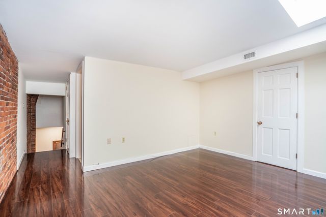 1 Linden Place 506, Hartford, CT 06106