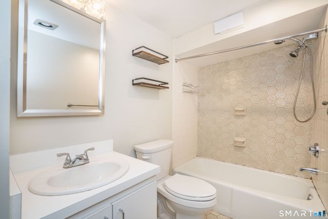 1 Linden Place 506, Hartford, CT 06106