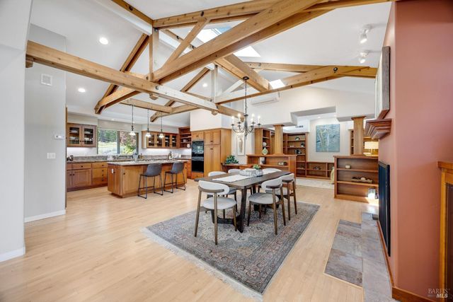 4048 El Molino Ln, Sebastopol, CA 95472