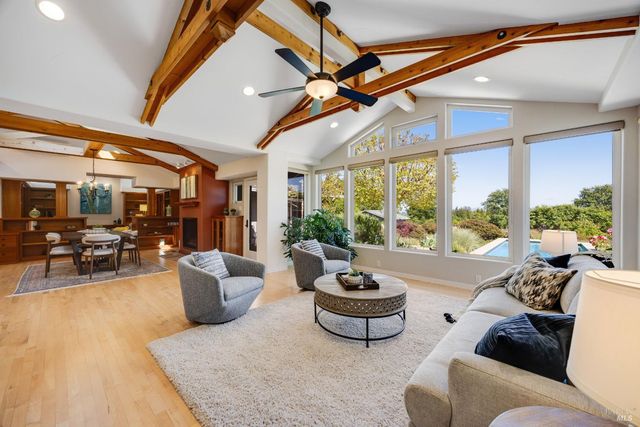 4048 El Molino Ln, Sebastopol, CA 95472