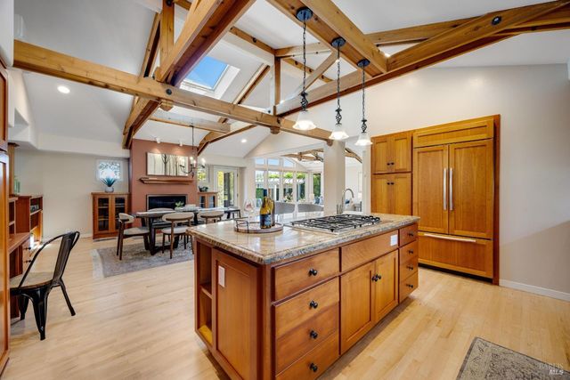 4048 El Molino Ln, Sebastopol, CA 95472