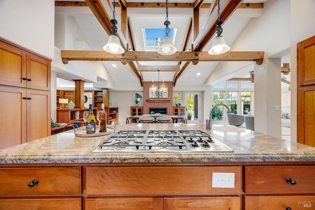 4048 El Molino Ln, Sebastopol, CA 95472