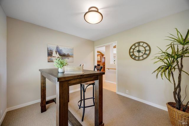 4048 El Molino Ln, Sebastopol, CA 95472