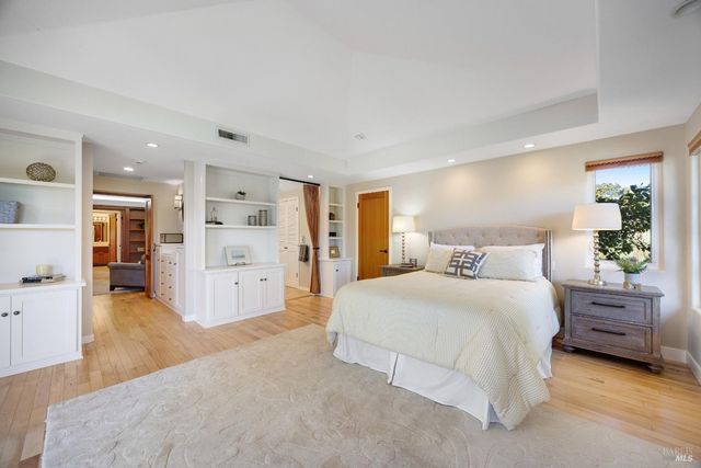 4048 El Molino Ln, Sebastopol, CA 95472