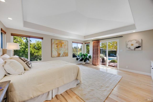 4048 El Molino Ln, Sebastopol, CA 95472