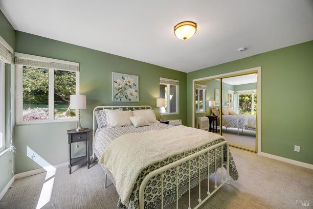 4048 El Molino Ln, Sebastopol, CA 95472