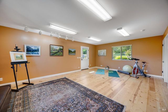 4048 El Molino Ln, Sebastopol, CA 95472