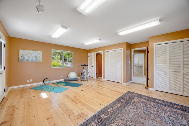 4048 El Molino Ln, Sebastopol, CA 95472
