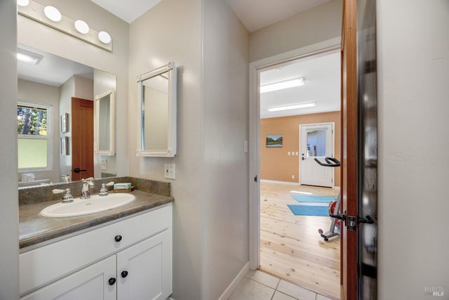 4048 El Molino Ln, Sebastopol, CA 95472