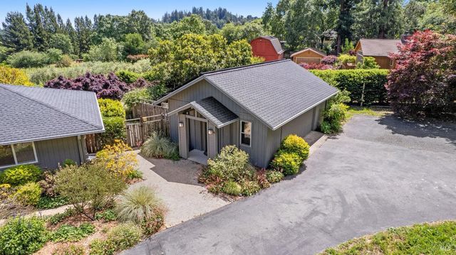 4048 El Molino Ln, Sebastopol, CA 95472