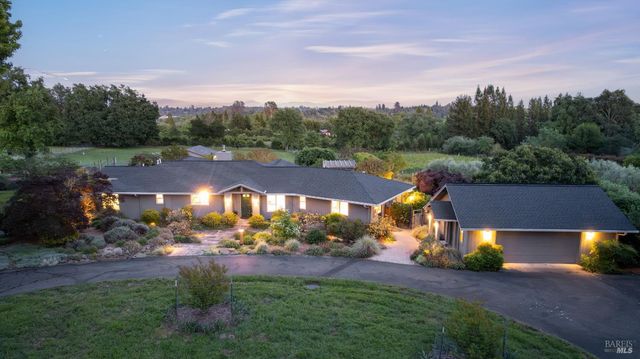 4048 El Molino Ln, Sebastopol, CA 95472