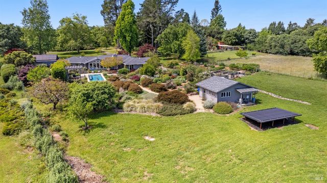 4048 El Molino Ln, Sebastopol, CA 95472