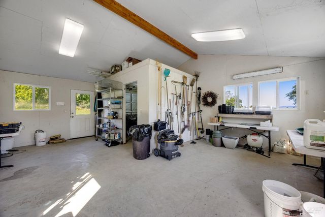 4048 El Molino Ln, Sebastopol, CA 95472