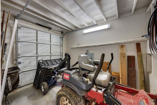 4048 El Molino Ln, Sebastopol, CA 95472