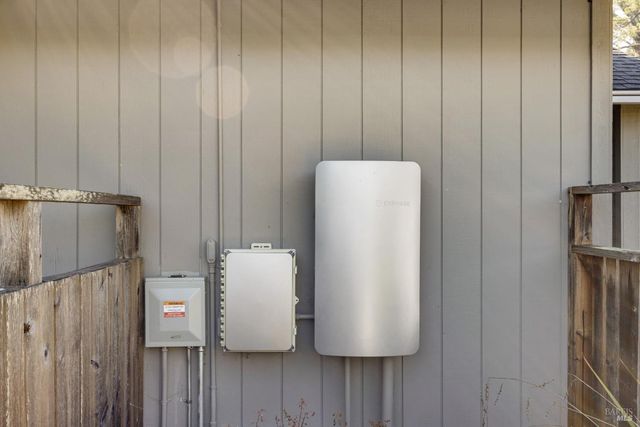 4048 El Molino Ln, Sebastopol, CA 95472