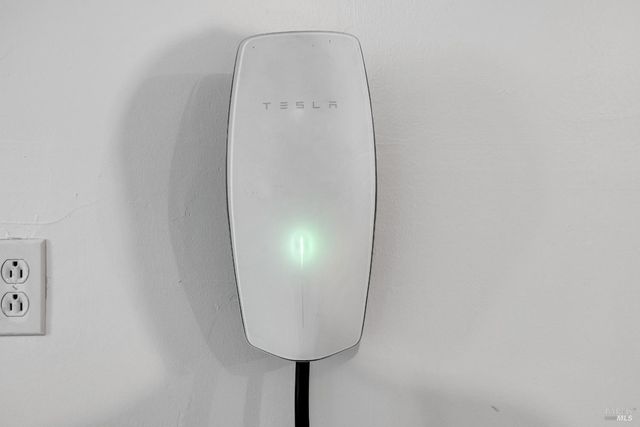 4048 El Molino Ln, Sebastopol, CA 95472