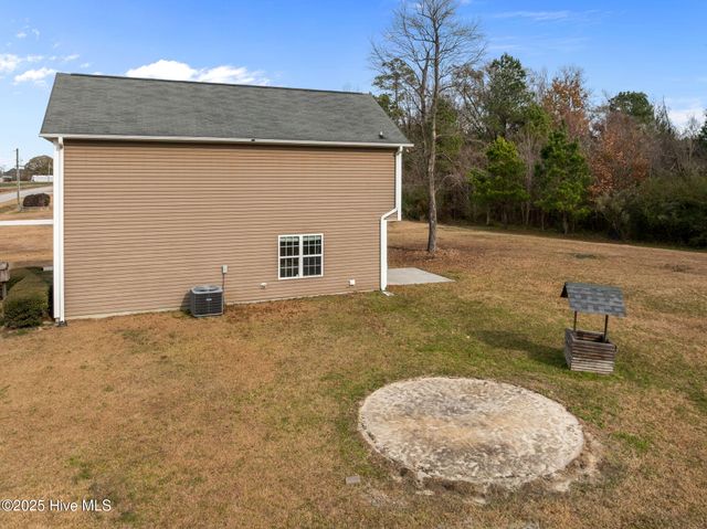 436 Huffmantown Road, Richlands, NC 28574