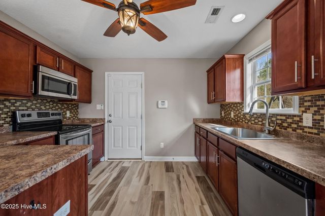 436 Huffmantown Road, Richlands, NC 28574