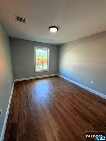 170 Sheridan Avenue, Paterson, NJ 07502