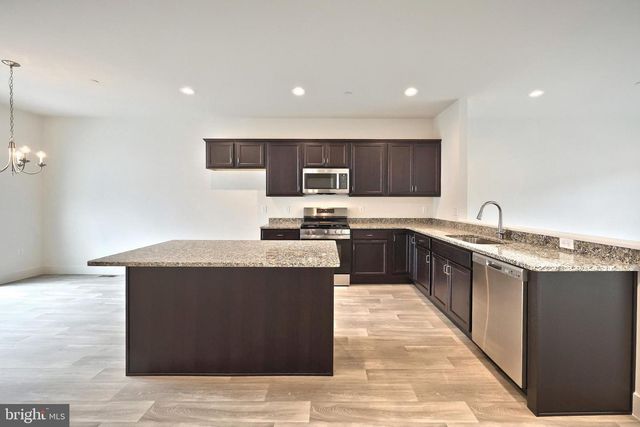 102 MADISON DR, Mechanicsburg, PA 17055