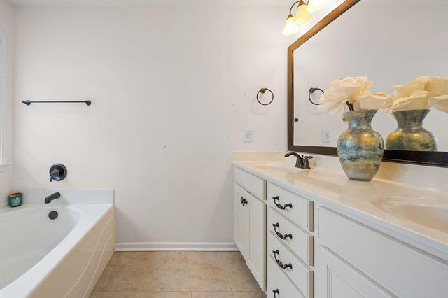 317 Whispering Breeze Lane, Summerville, SC 29486