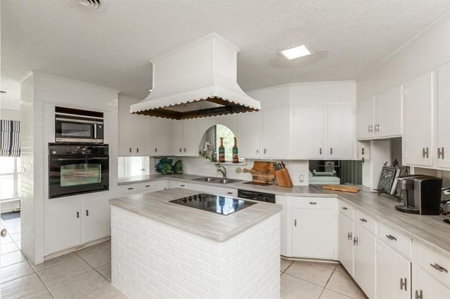 5990 N Circuit Drive, Beaumont, TX 77706