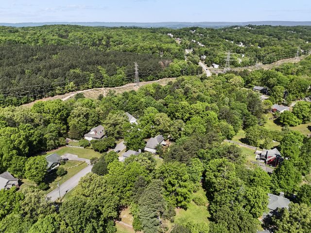 5305 Kellys Point, Ooltewah, TN 37363