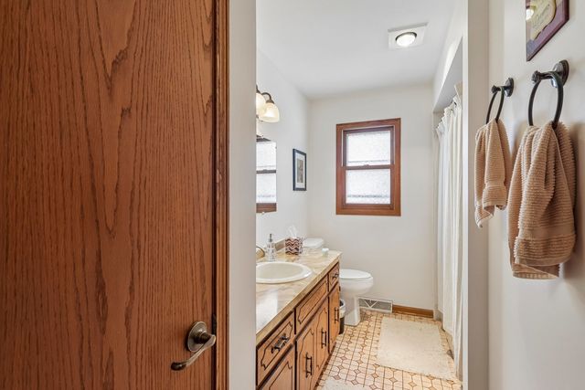 5441 S Ashland Avenue, Countryside, IL 60525