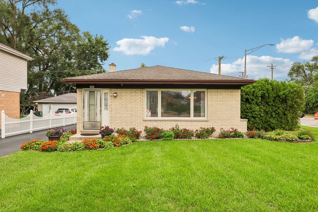5441 S Ashland Avenue, Countryside, IL 60525