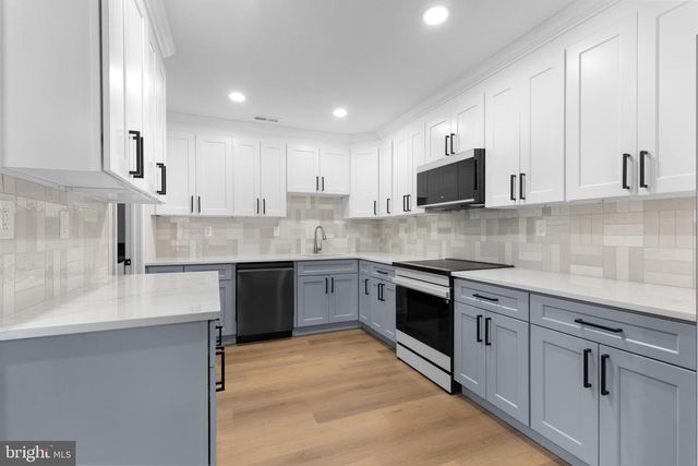 4 KENT PL, Sewell, NJ 08080