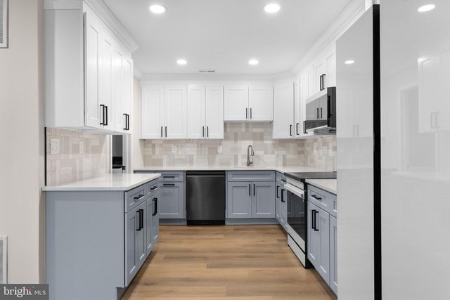 4 KENT PL, Sewell, NJ 08080