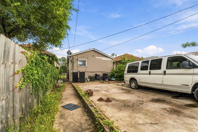 1008 W 115th Street, Chicago, IL 60643