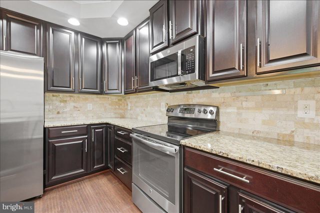 6912 KONA DR, Gainesville, VA 20155