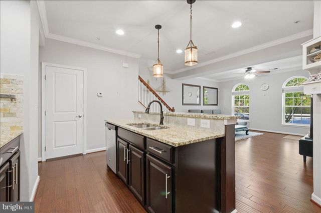 6912 KONA DR, Gainesville, VA 20155