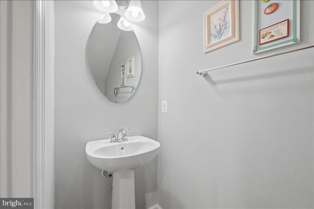 6912 KONA DR, Gainesville, VA 20155