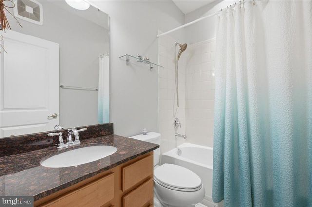 6912 KONA DR, Gainesville, VA 20155