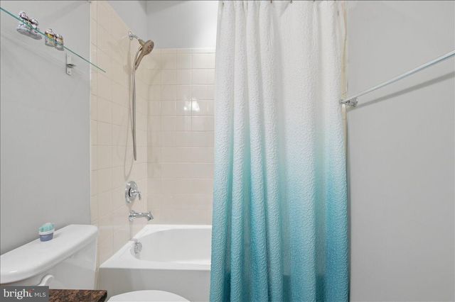 6912 KONA DR, Gainesville, VA 20155